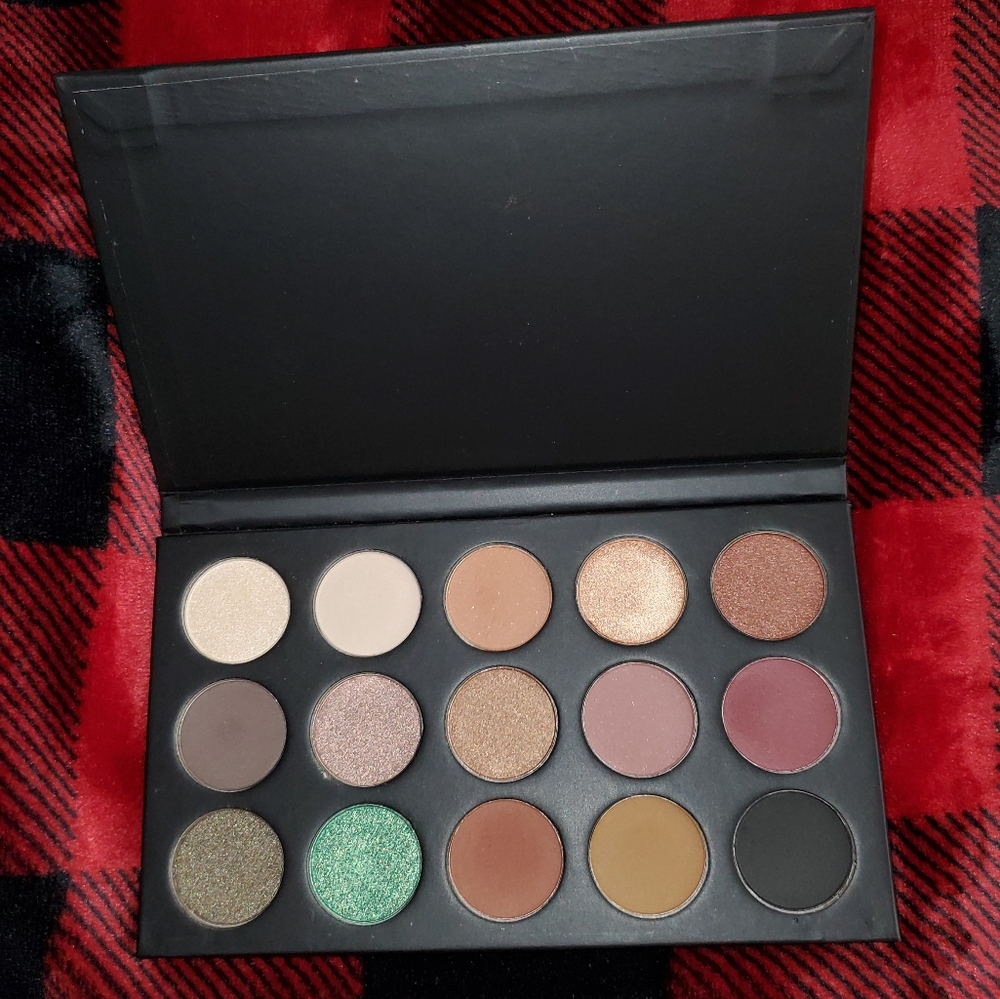 Kathleen Lights x Morphe palette
